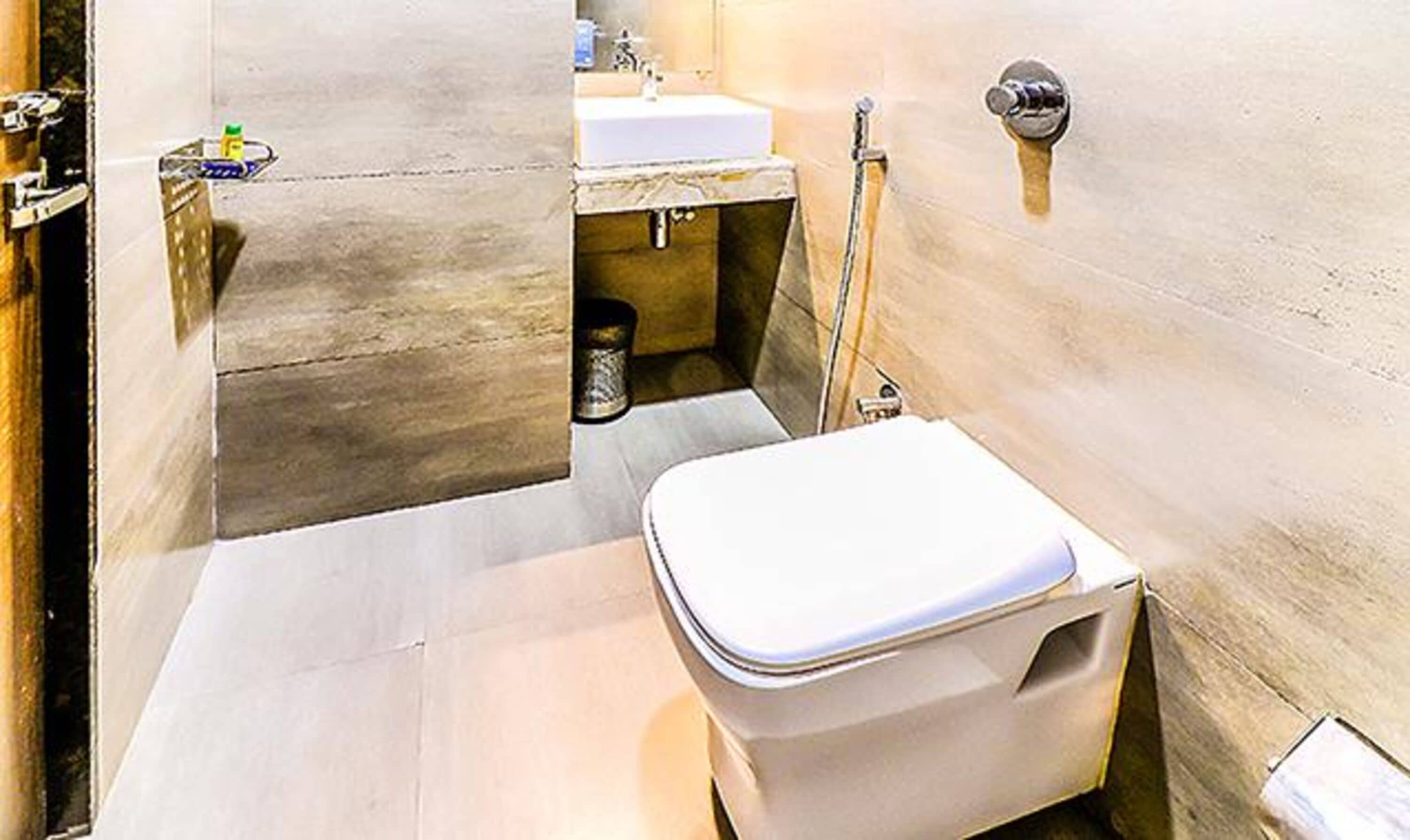 Photo - FabHotel Admiral - Nr Mumbai International Airport