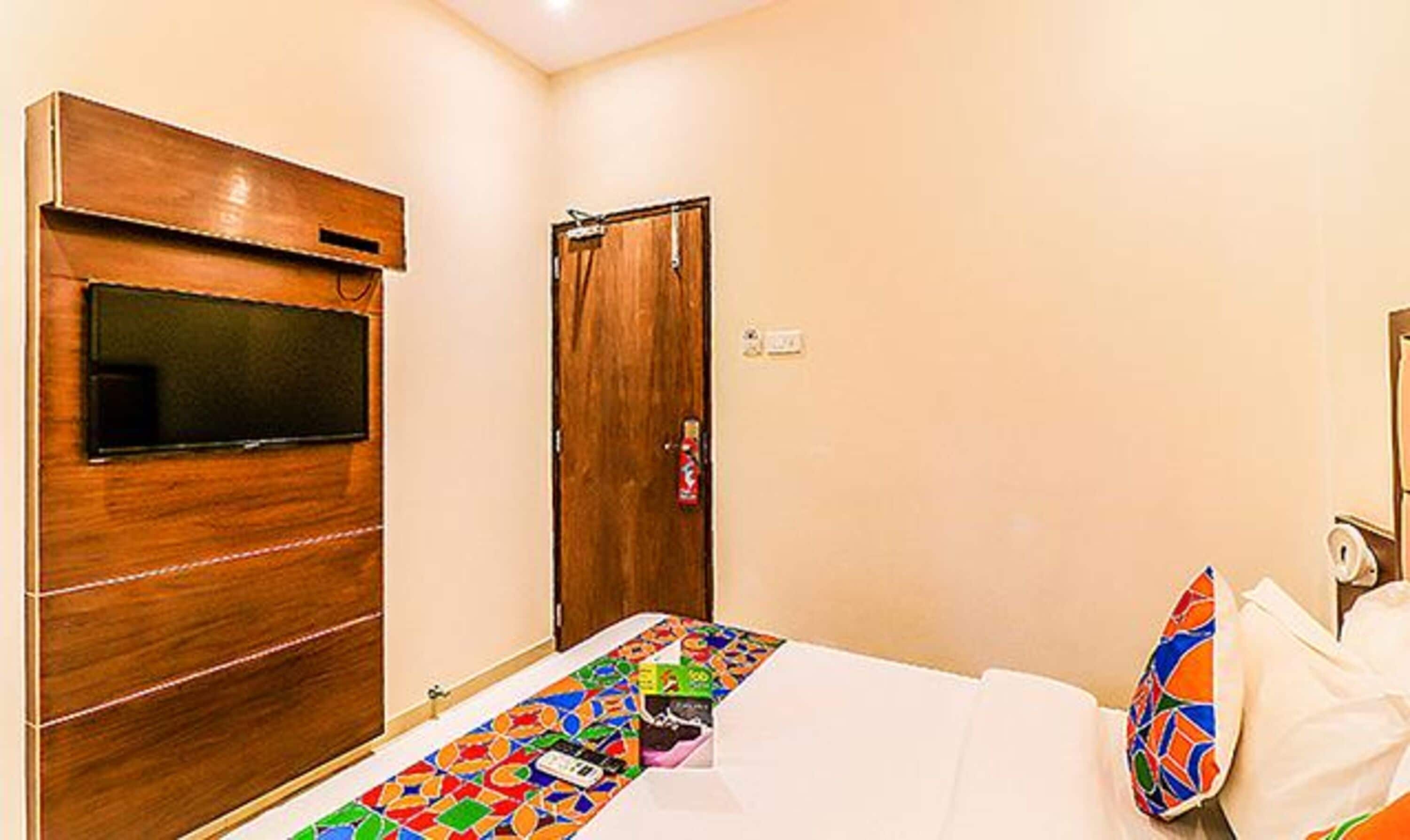 Photo - FabHotel Admiral - Nr Mumbai International Airport