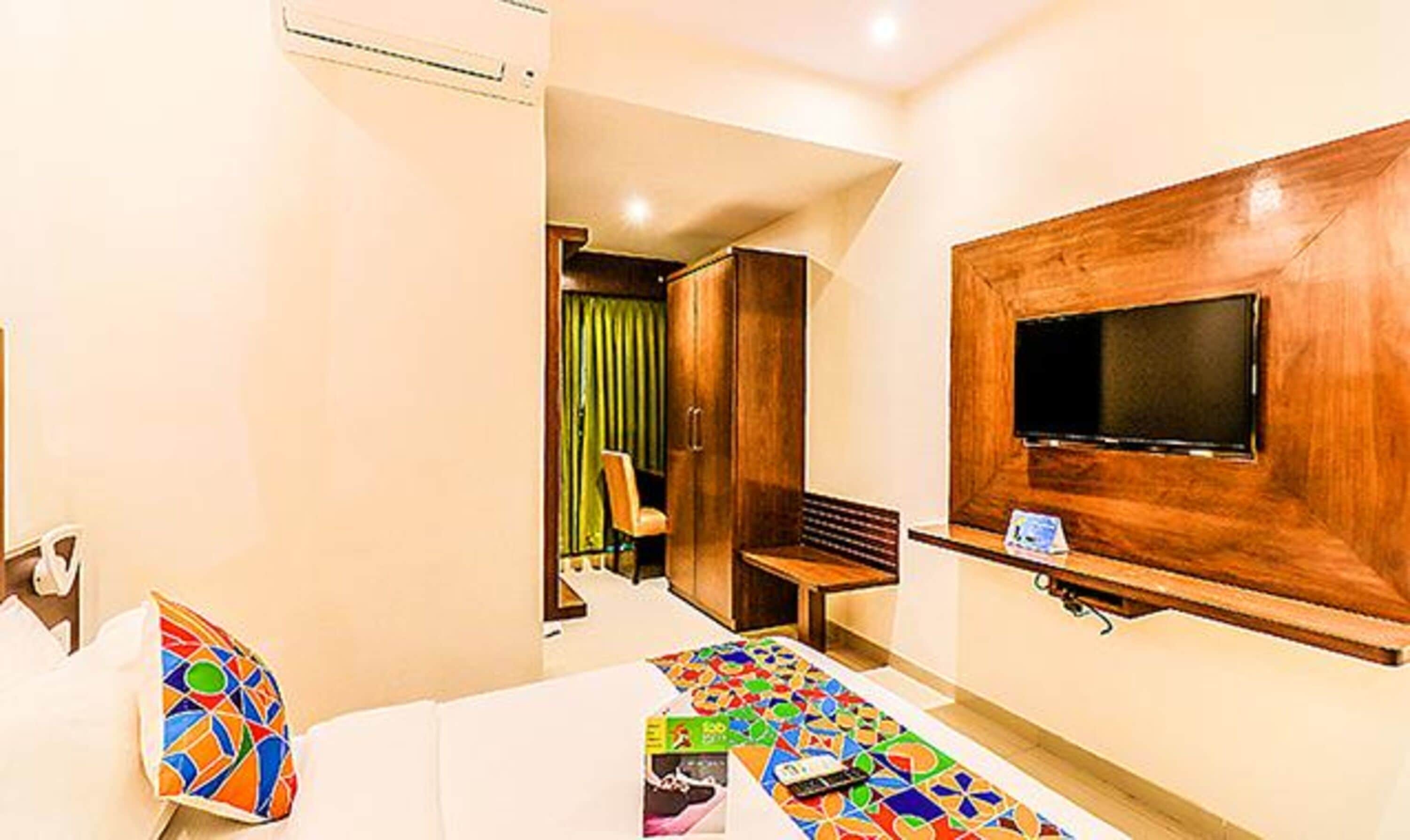 Photo - FabHotel Admiral - Nr Mumbai International Airport