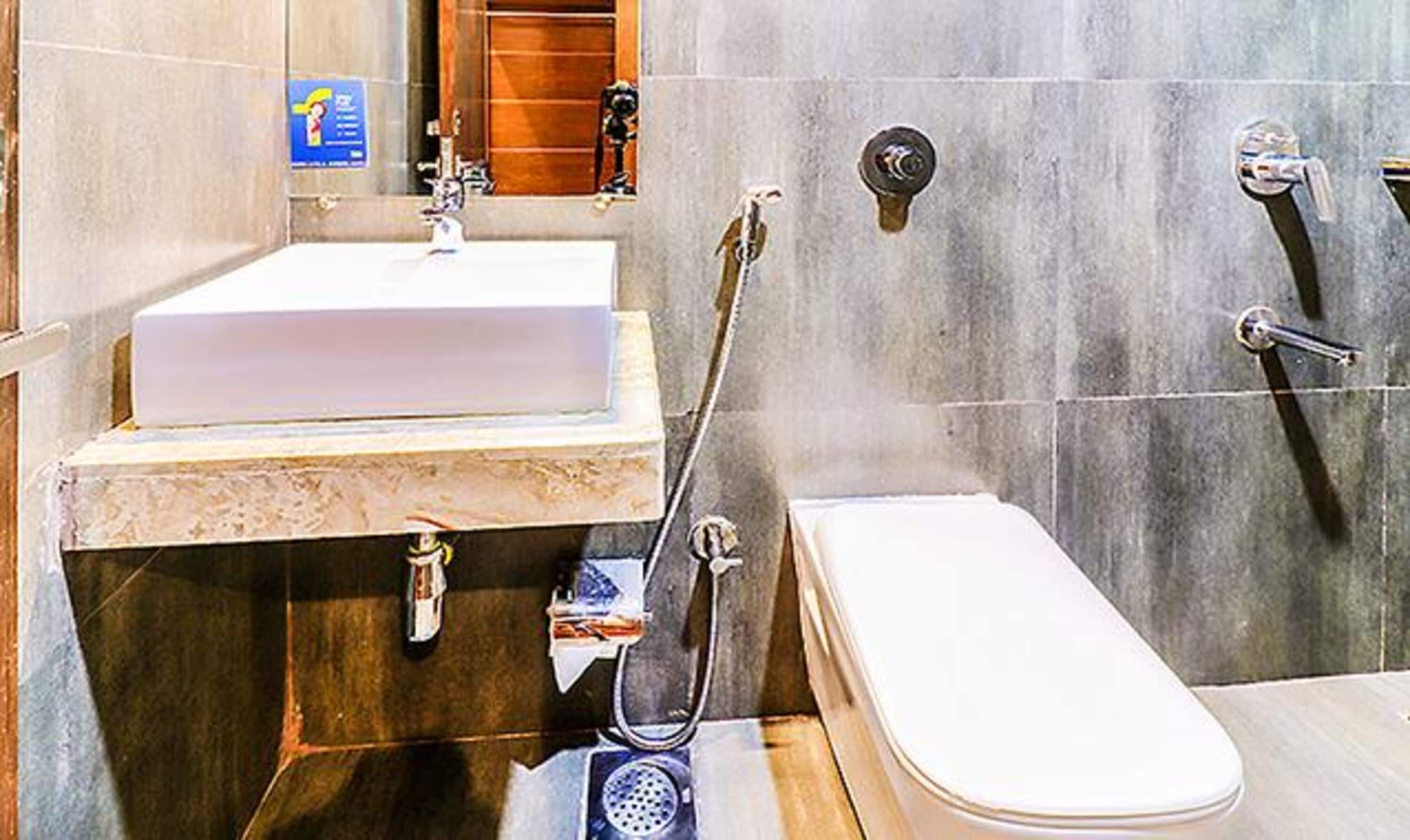 Photo - FabHotel Admiral - Nr Mumbai International Airport