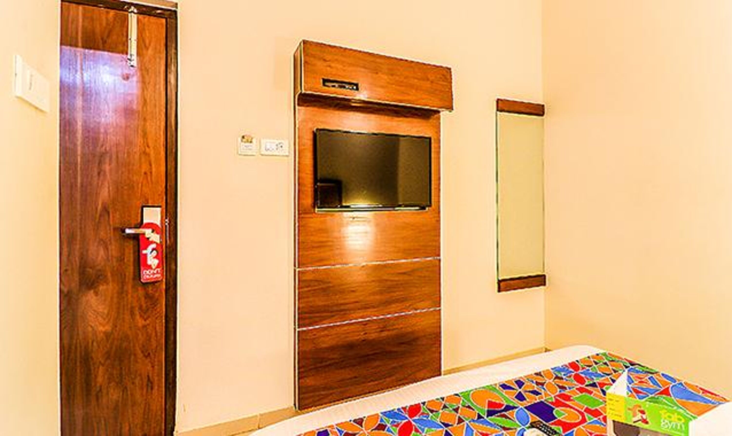 Photo - FabHotel Admiral - Nr Mumbai International Airport