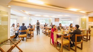 Restaurant - FabHotel Kalyan (Vadodara)