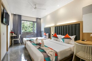 Egyptian cotton sheets, premium bedding, free WiFi, bed sheets - FabHotel Spring inn (Mumbai)