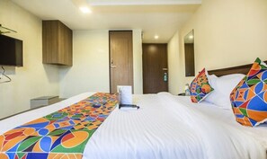 Egyptian cotton sheets, premium bedding, in-room safe, desk