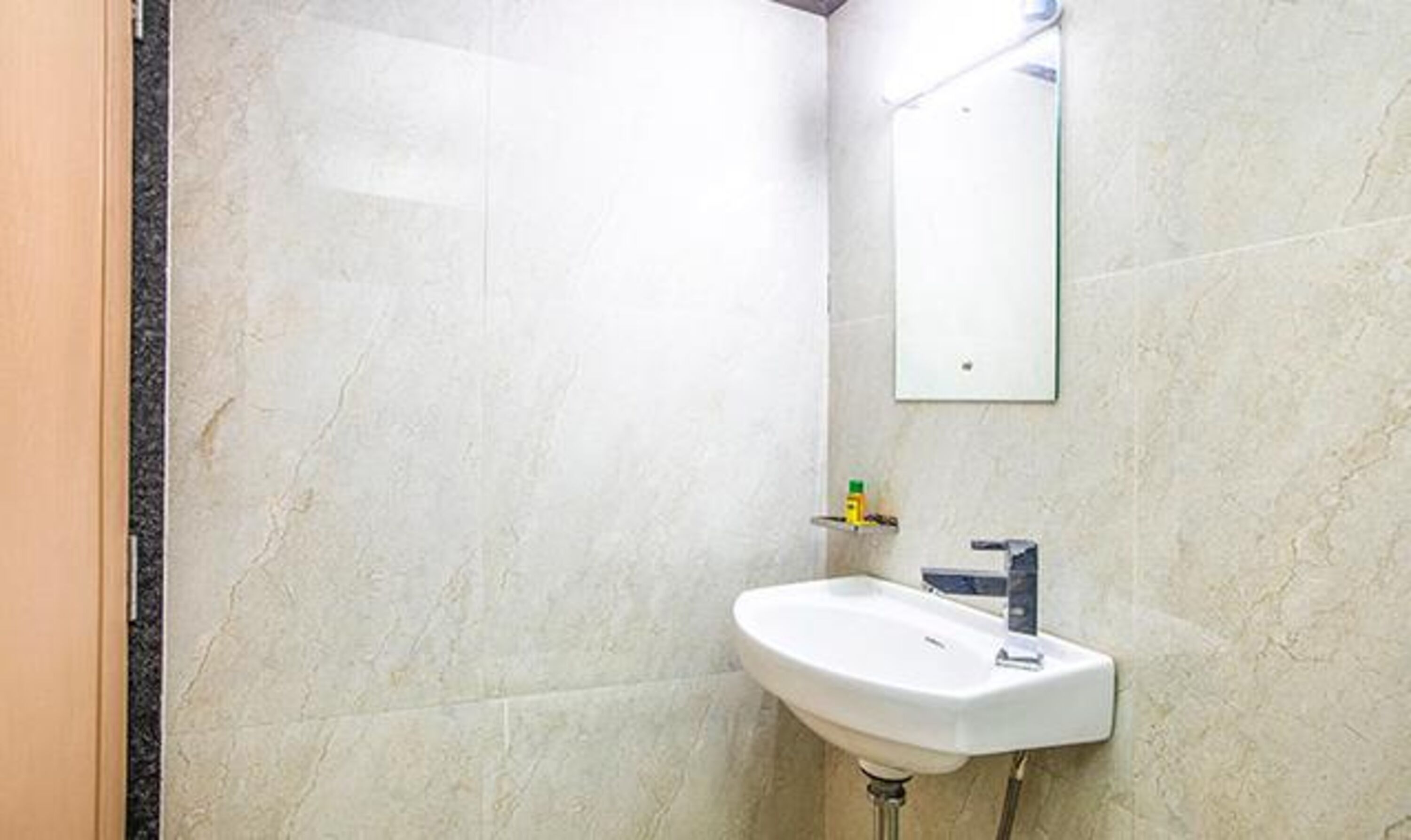 egyptian cotton sheets, premium bedding, in-room safe, desk