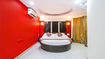 Luxury Room | Egyptian cotton sheets, premium bedding, in-room safe, desk