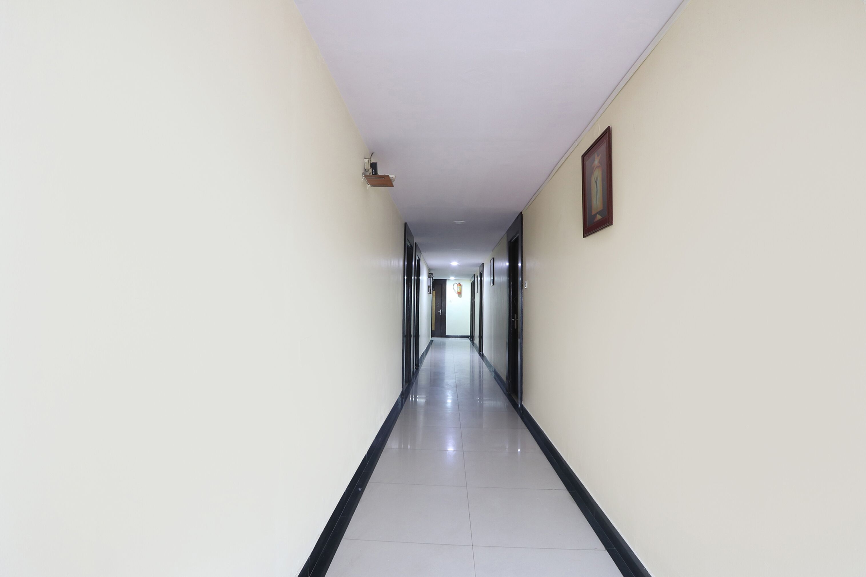 Foto - FabHotel Royal Residency II - Nr Lakdikapul Metro Station