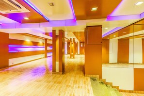 Lobby - Fabhotel Sahar Garden (Mumbai)
