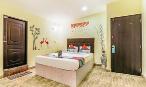 Front of property - FabExpress Victoria With Pool, Baga Beach (Baga)