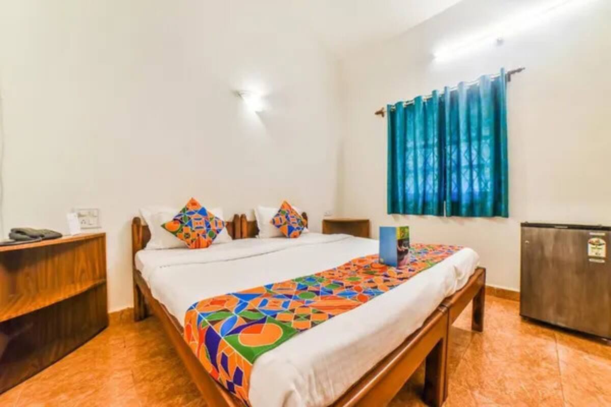 Deluxe Room | Egyptian cotton sheets, premium bedding, in-room safe, desk
