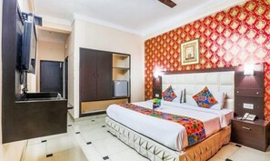 Deluxe Room | Egyptian cotton sheets, premium bedding, in-room safe, desk - FabHotel Pramila Inn (Haridwar)