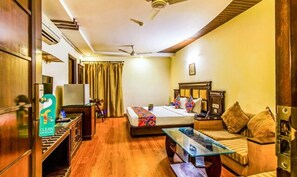 Egyptian cotton sheets, premium bedding, in-room safe, free WiFi - FabHotel Stay Residency (New Delhi)