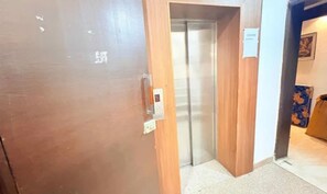 Lobby - Via Stay Residency (New Delhi)