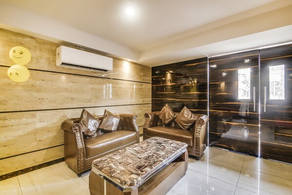 Coin salon dans le hall