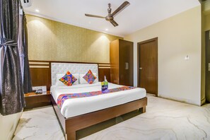 Deluxe Room | Egyptian cotton sheets, premium bedding, in-room safe, desk - Fabhotel Luxor (Kolkata)