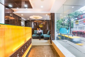 Reception - Fabhotel Crown Heights (Bengaluru)