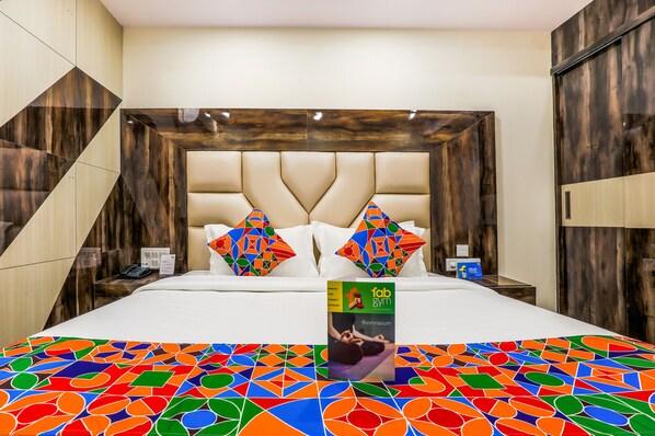 Egyptian cotton sheets, premium bedding, in-room safe, desk - Fabhotel Crown Heights (Bengaluru)