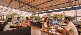 แฟบโฮเทล ซานธี อินน์  