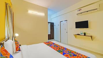 Egyptian cotton sheets, premium bedding, in-room safe, soundproofing