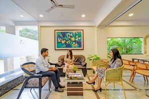 Lobby sitting area - FabHotel Namaha Suites (Hyderabad)