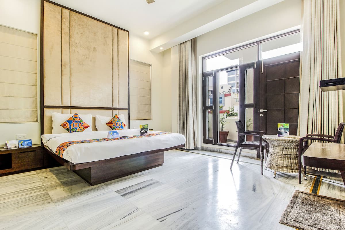 Egyptian cotton sheets, premium bedding, in-room safe, free WiFi