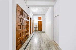 Lobby - FabHotel Astoria House (Bidhannagar)