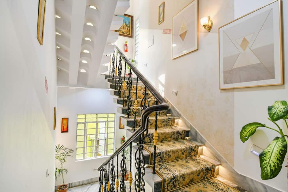 FabExpress Astoria House - Hadia