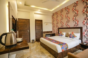 Egyptian cotton sheets, premium bedding, in-room safe, free WiFi