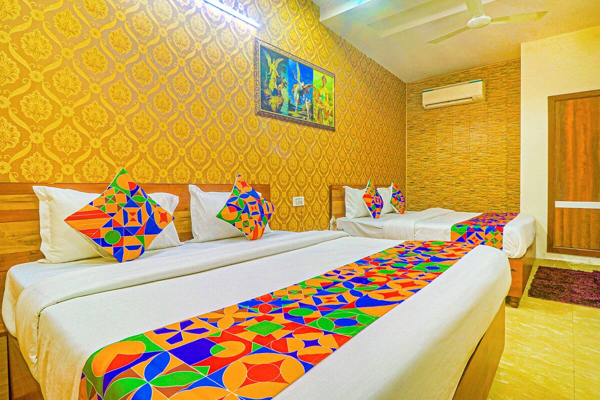 Egyptian cotton sheets, premium bedding, in-room safe, free WiFi