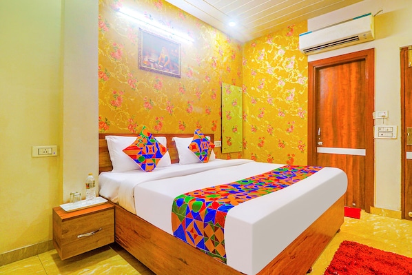 Egyptian cotton sheets, premium bedding, in-room safe, free WiFi