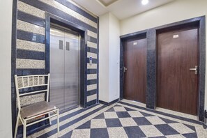 Lobby - Fabhotel Vardan Villa (Udaipur)