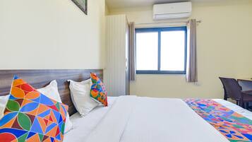 Egyptian cotton sheets, premium bedding, in-room safe, free WiFi