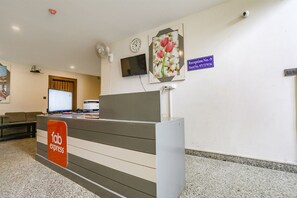 Reception - Fabhotel F9 Sector 58 (Noida)