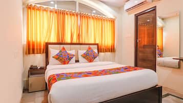 Egyptian cotton sheets, premium bedding, in-room safe, free WiFi