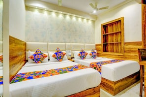 Egyptian cotton sheets, premium bedding, in-room safe, free WiFi