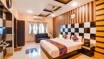 1 bedroom, Egyptian cotton sheets, premium bedding, in-room safe