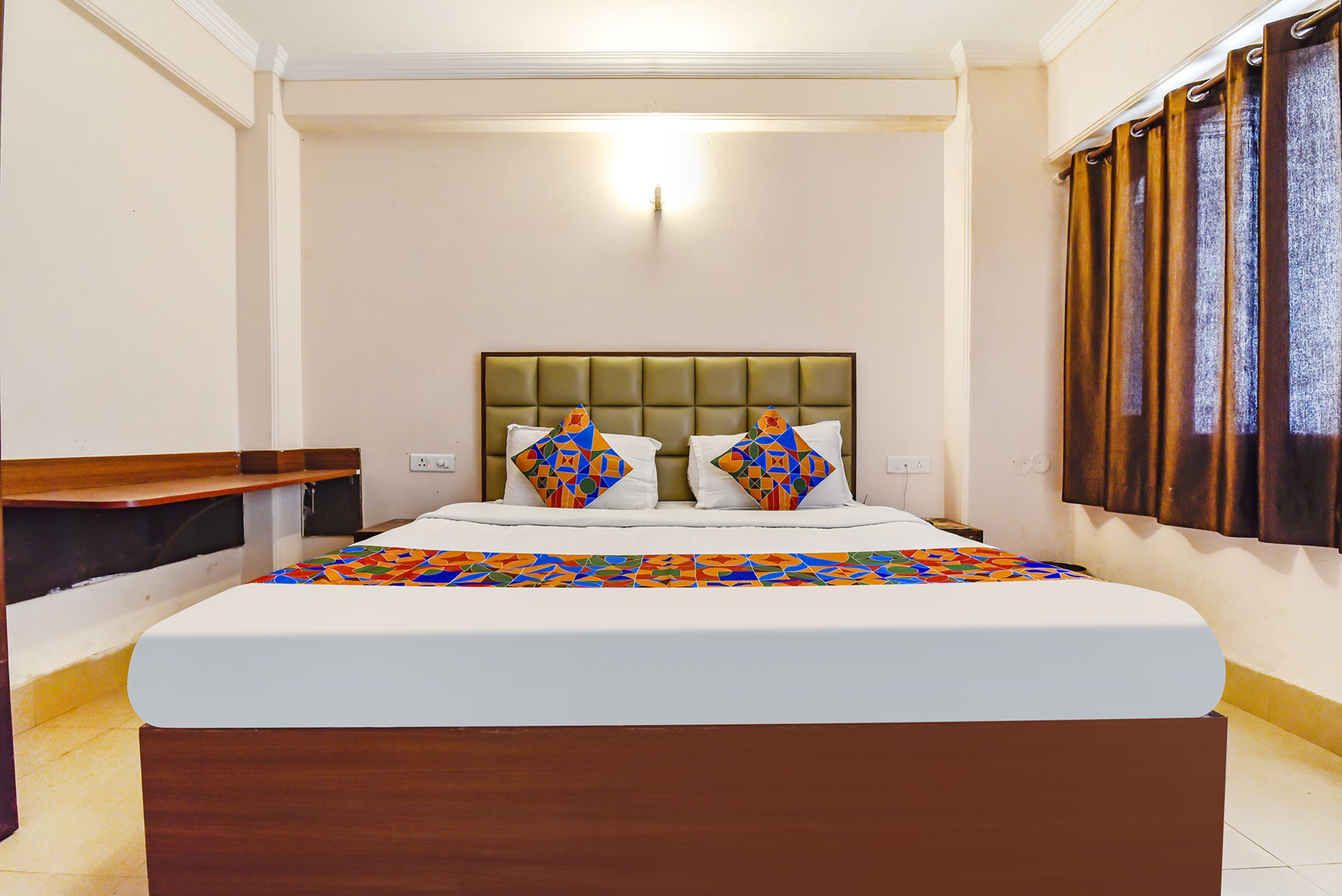 Deluxe Room | Egyptian cotton sheets, premium bedding, in-room safe, desk