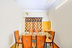 Family dining - FabHotel Heritage Inn (Barasat)