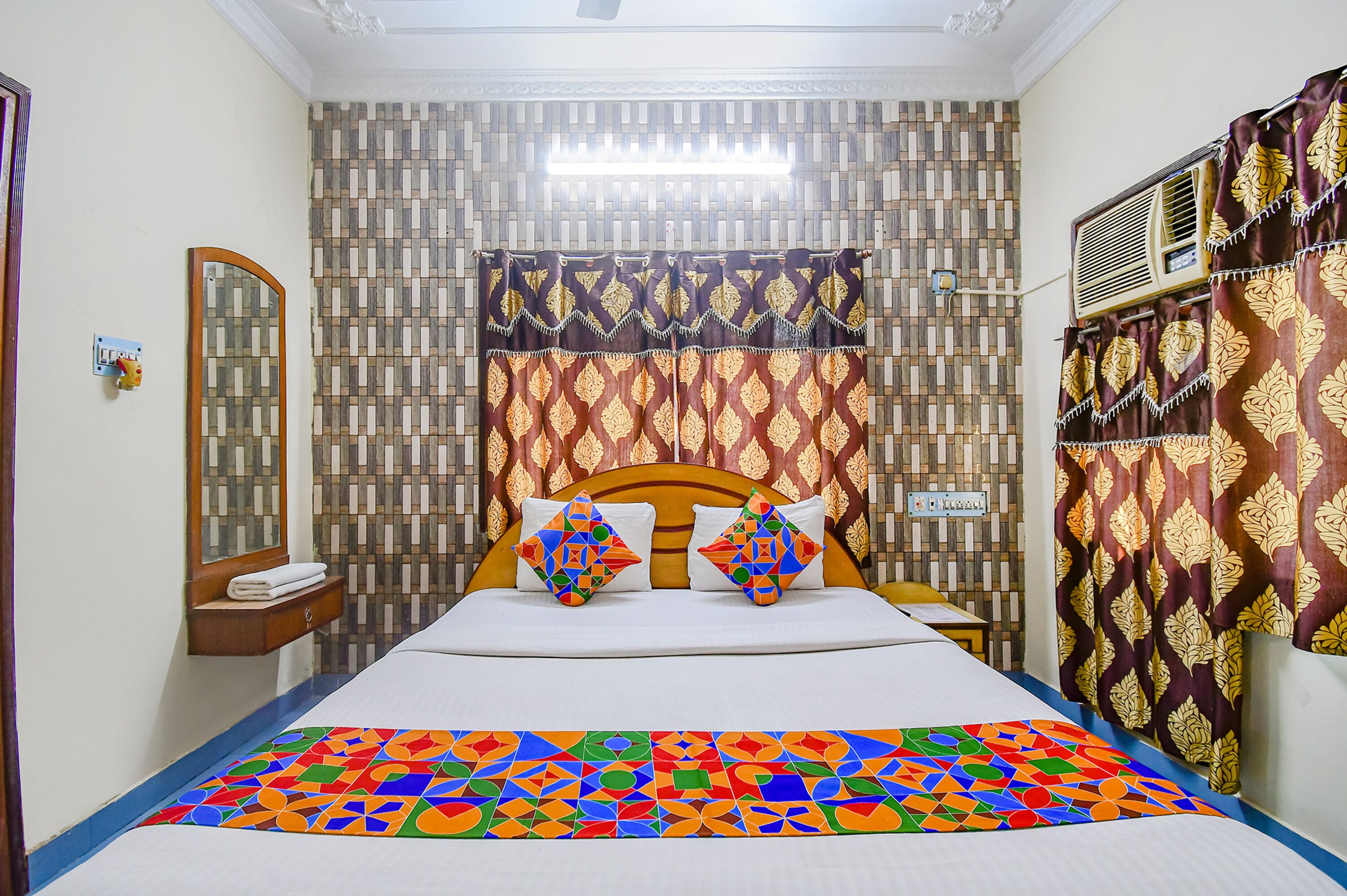 Fabexpress Heritage Inn