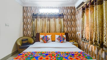 Egyptian cotton sheets, premium bedding, in-room safe, free WiFi