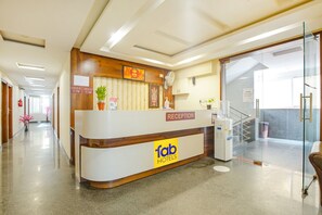 Reception - Fabhotel Royal Inn I (Bengaluru)