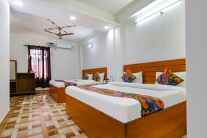 Egyptian cotton sheets, premium bedding, in-room safe, free WiFi