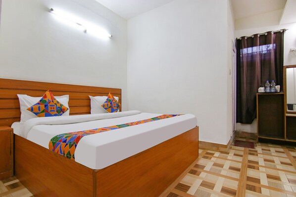 Egyptian cotton sheets, premium bedding, in-room safe, free WiFi