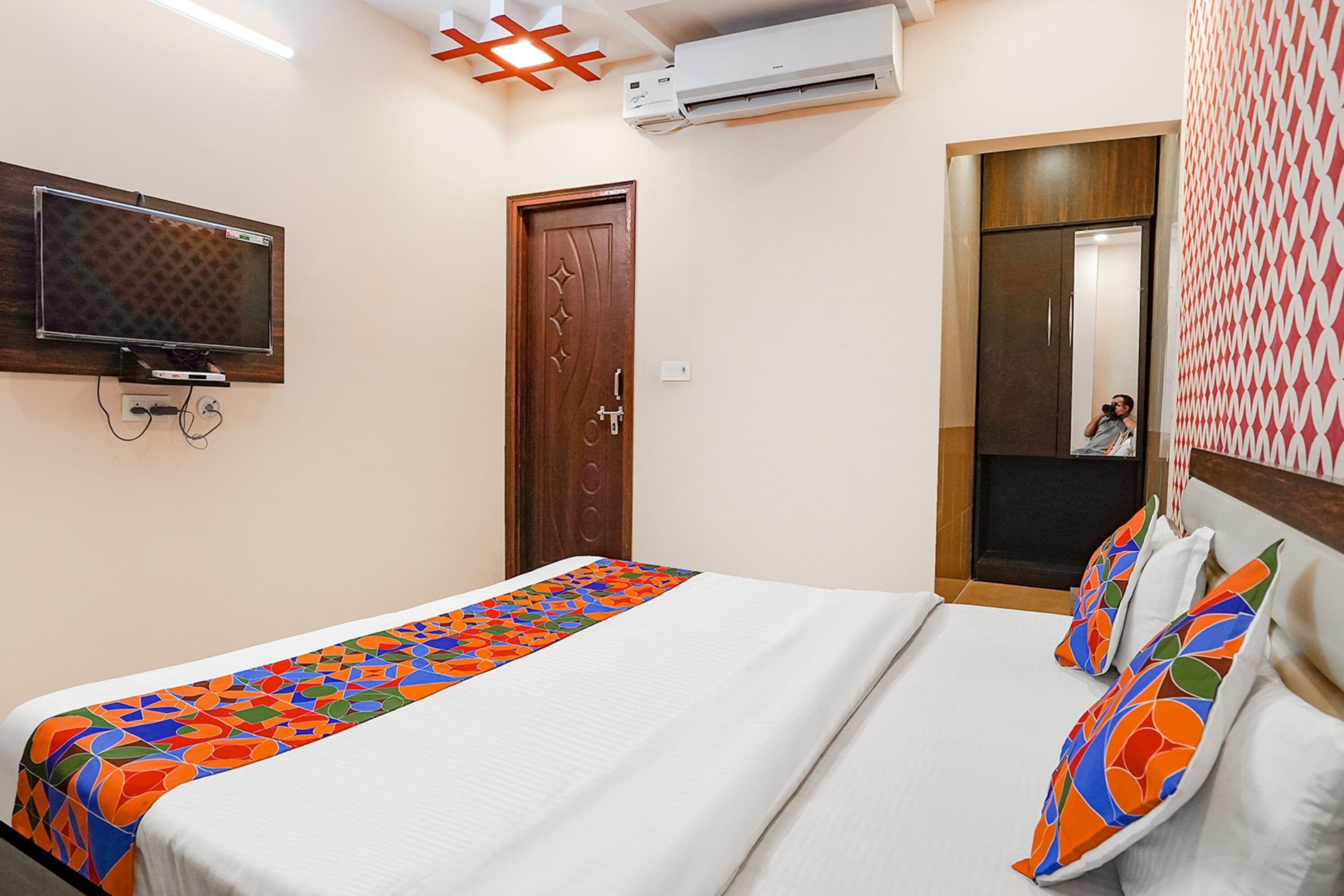 egyptian cotton sheets, premium bedding, in-room safe, free wifi