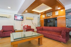 Reception - Fabhotel Trio Continental (New Delhi)