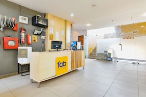 Reception - Fabhotel Kaviya (Ahmedabad)