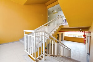 Lobby - Fabhotel Kaviya (Ahmedabad)