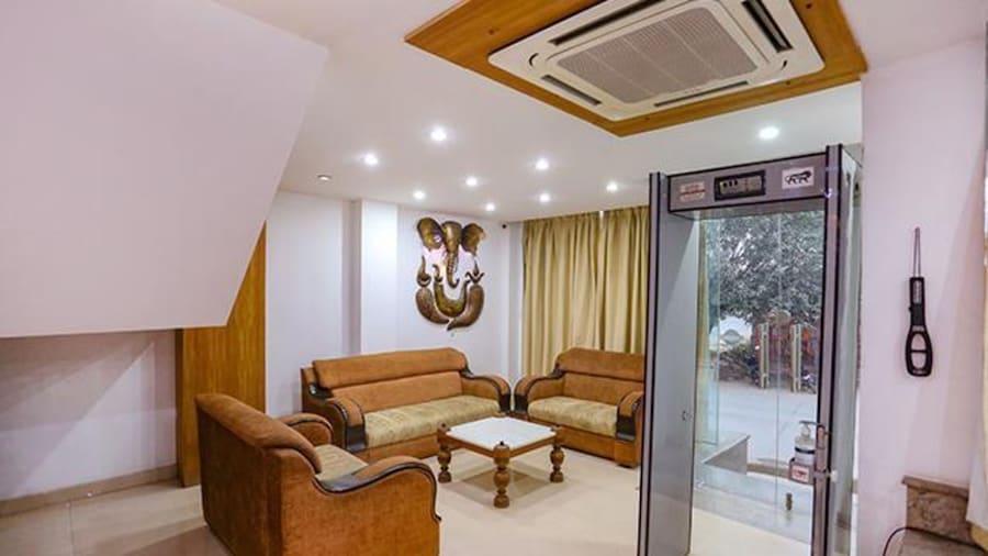 FabExpress Taj Home Stay