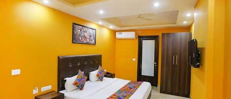 Egyptian cotton sheets, premium bedding, in-room safe, soundproofing
