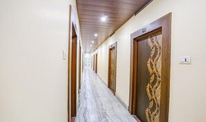 Lobby - Fabhotel Shivam Palace (Varanasi)